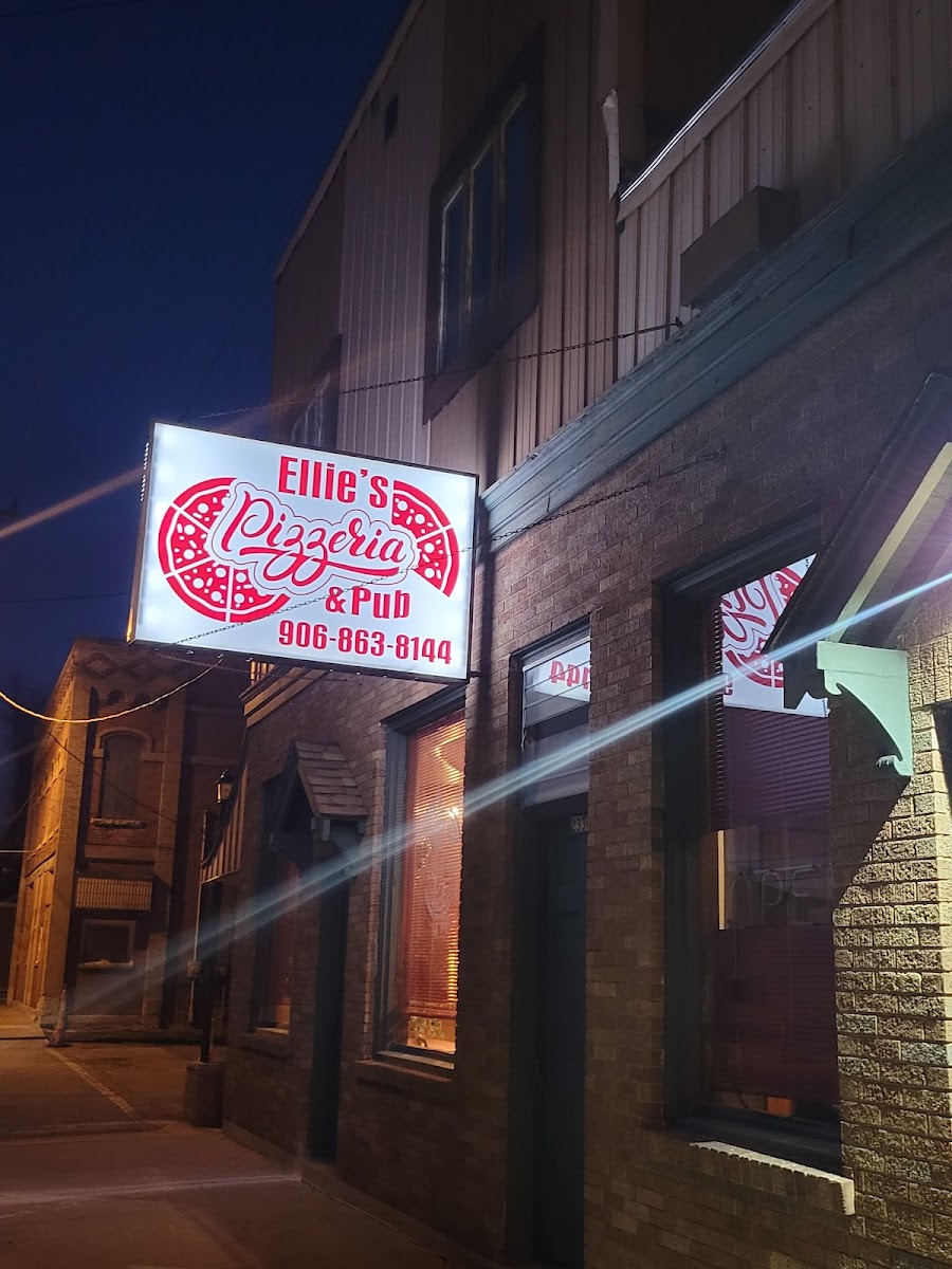 Ellie's Pizzeria & Pub